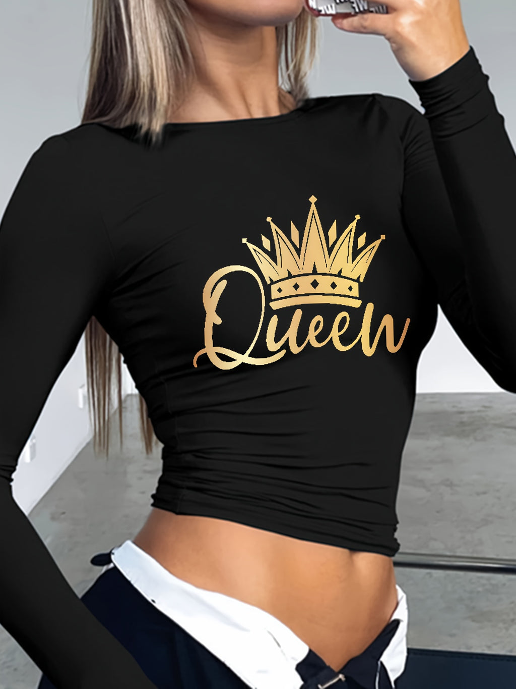 Crowned Queen Print Slim Fit Long Sleeve T-Shirt - Women's Casual Fashion T-Shirts for Spring & Fall - Soft, Breathable, Comfortable, and Stylish Clothing for Everyday Wear